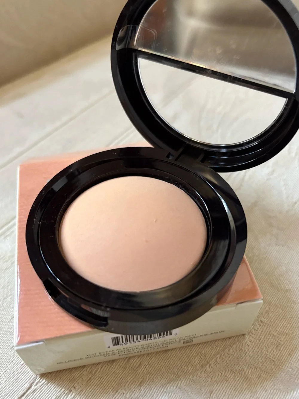 Laura Geller Baked Blurring & Setting Powder - Light - Medium BNIB